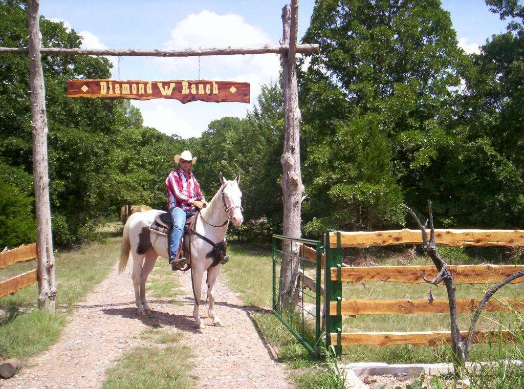 Diamond W Ranch on EquineNow