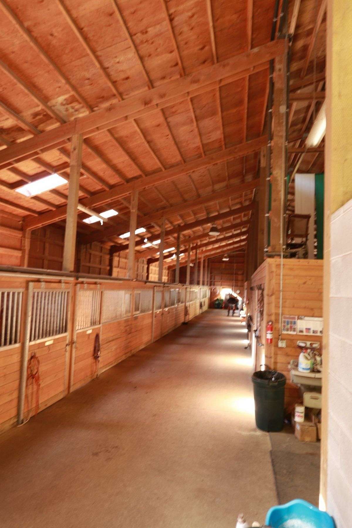 Cedar Creek Stables on EquineNow