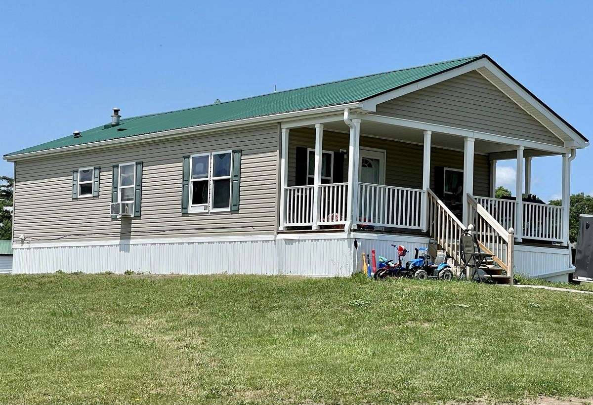 Saratoga An Hour Plus Drive From Farm W 2 Homes And Several Barns saratoga-an-hour-plus-drive-from-farm-w-2-homes-and-several-barns