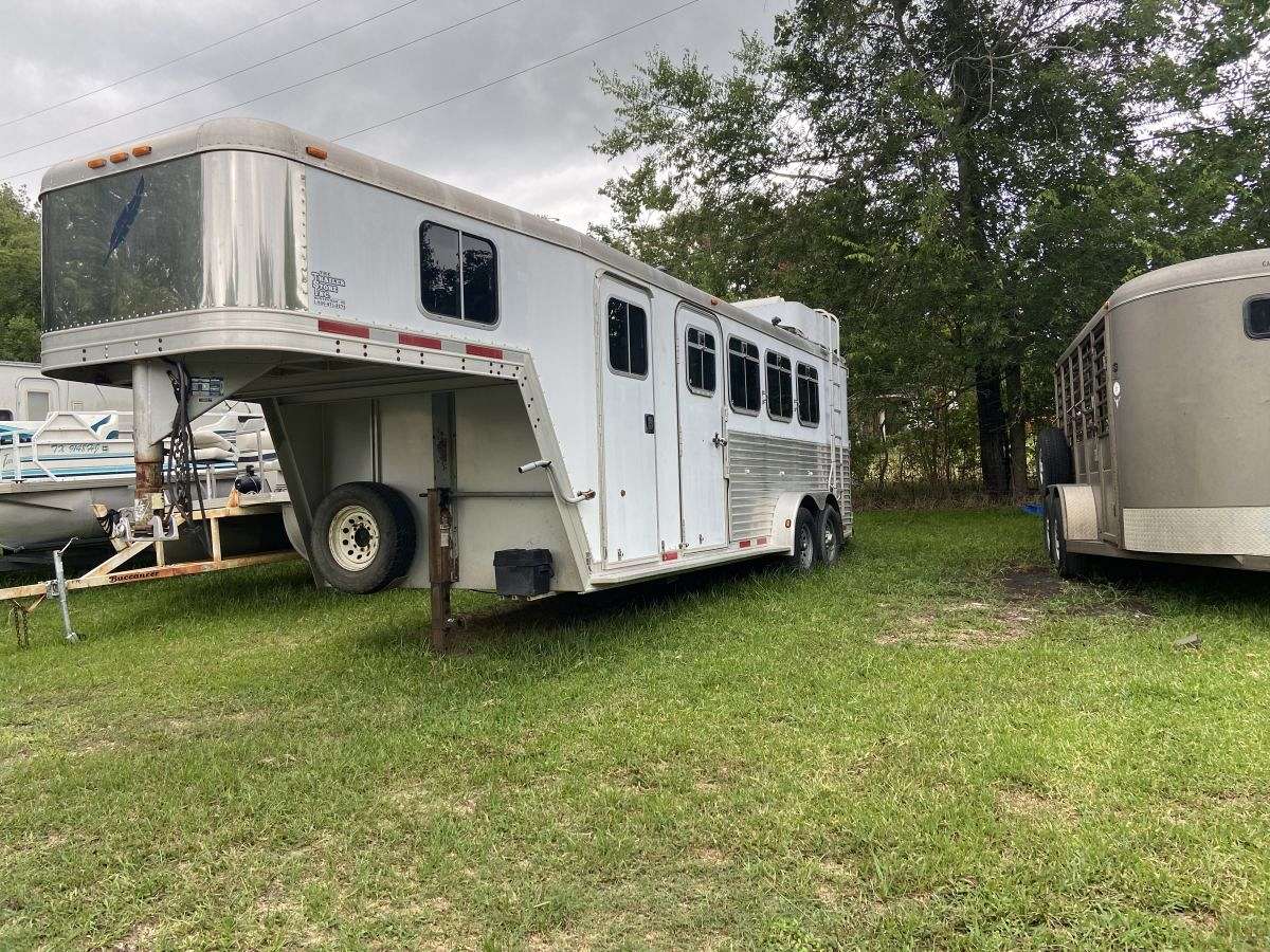 Used Featherlite Horse trailers for sale in TX