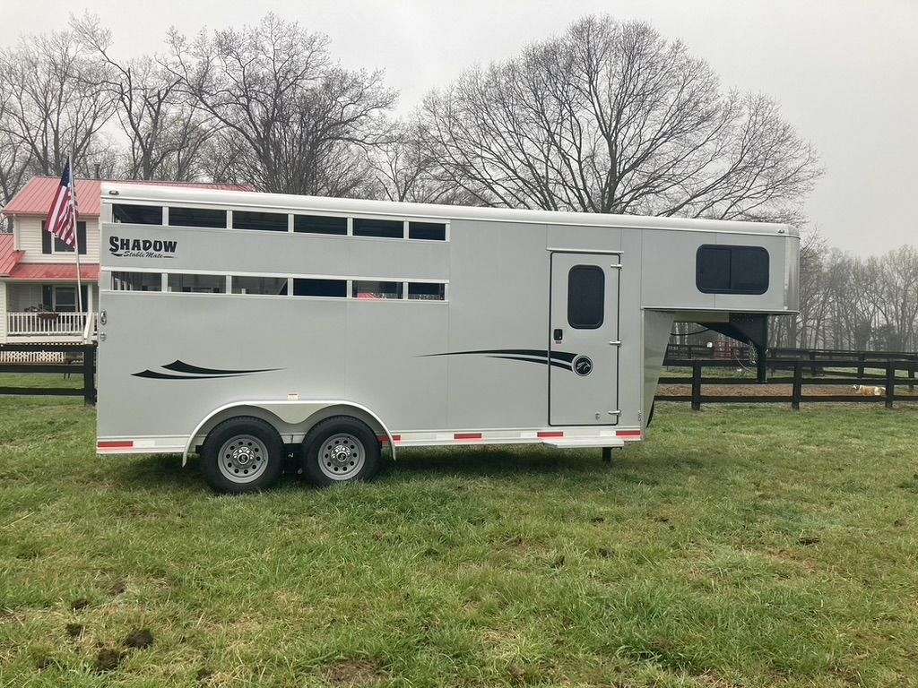 Like New extra tall 3 horse slant load aluminum gooseneck with tack