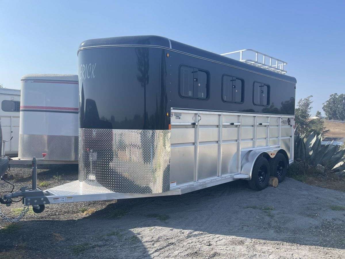 2024 Maverick Deluxe 3H BP 7 6 Tall   Black 2024 Horse Trailer 