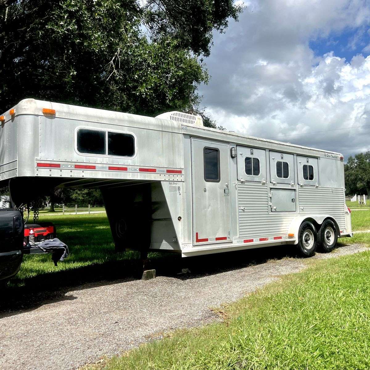 1997 4-star 3 horse gooseneck