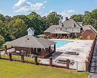 equine-acreage-with-home