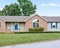 equine-acreage-with-home-in-hopkinsville-ky