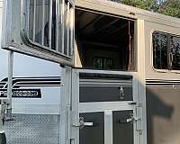 2011-horse-trailer