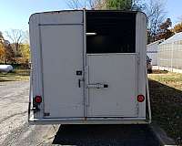 enclosed-trailer-in-dugger-in