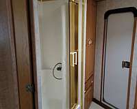 shower-trailer-in-illinois