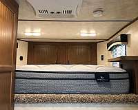 enclosed-trailer-in-stockdale-tx