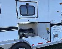 white-trailer-with-a-gooseneck-hitch