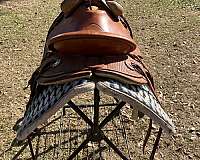 brown-leather-western-saddle