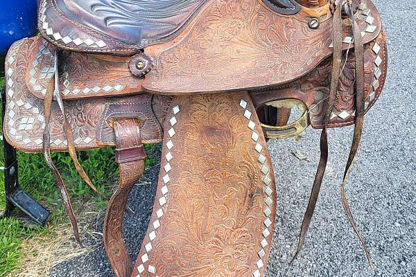 Vintage/Antique Western Saddle
