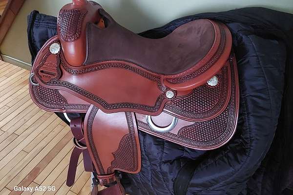 Authorized Canadian dealer for Continental Saddlery