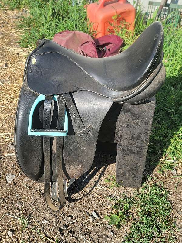 black-kincade-english-saddles