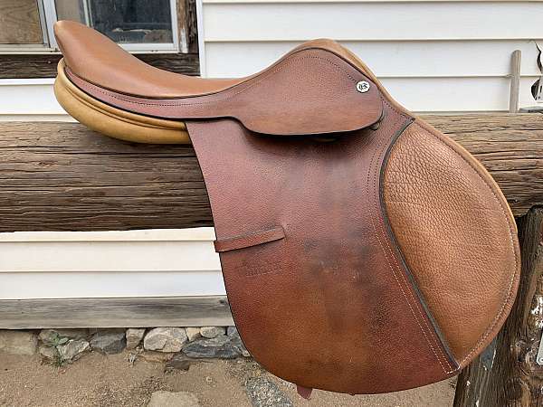 light-brown-cliff-barnsby-english-saddles