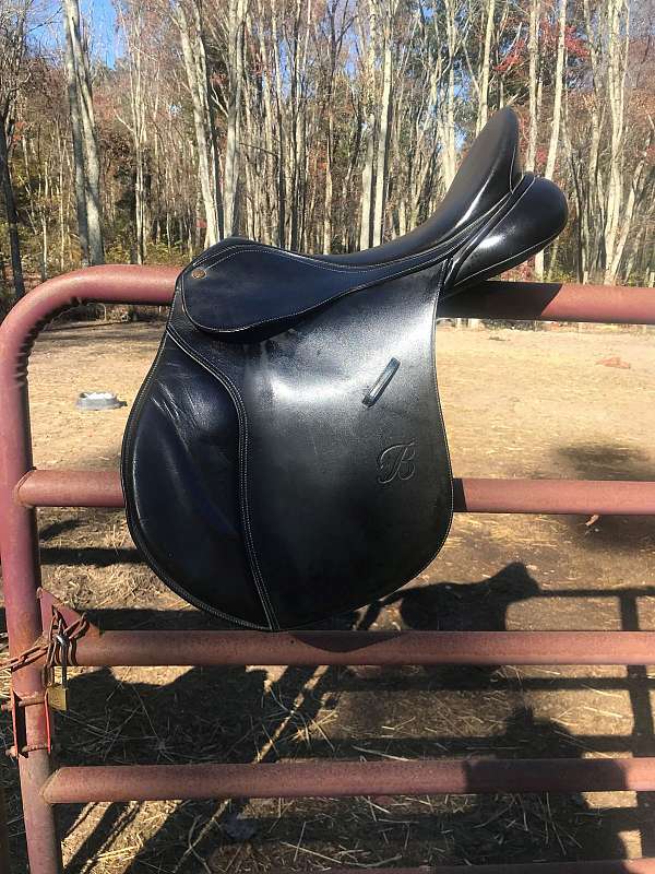 excellent-english-saddles-in-uxbridge-ma