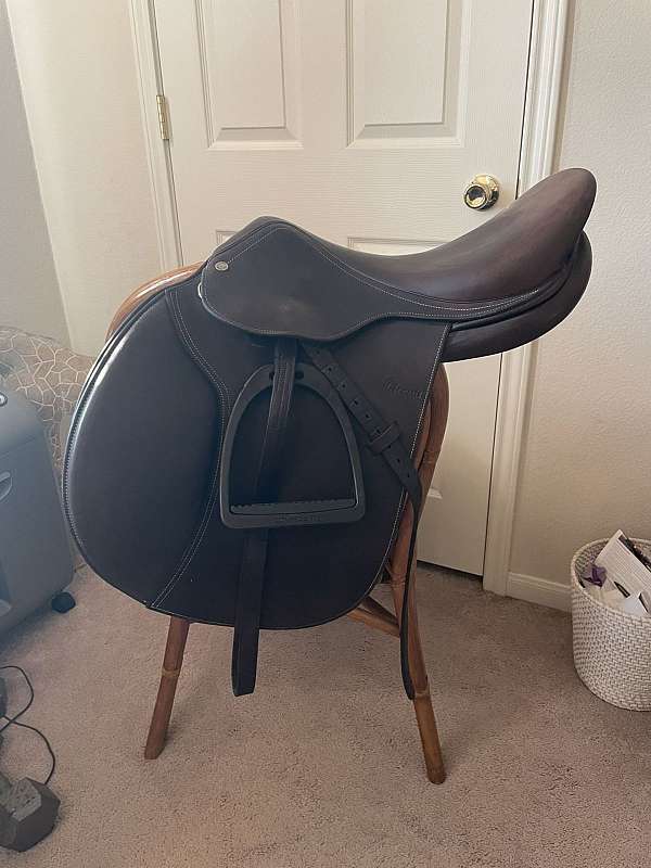 english-saddles-in-georgetown-tx