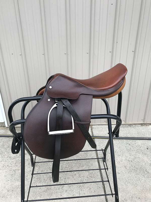 english-saddles-in-rising-sun-md