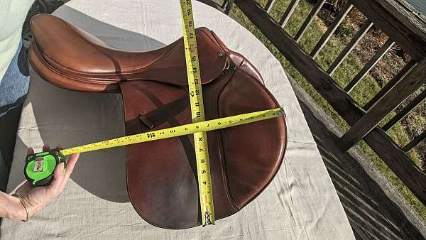 brown-english-saddles-in-stratford-ct