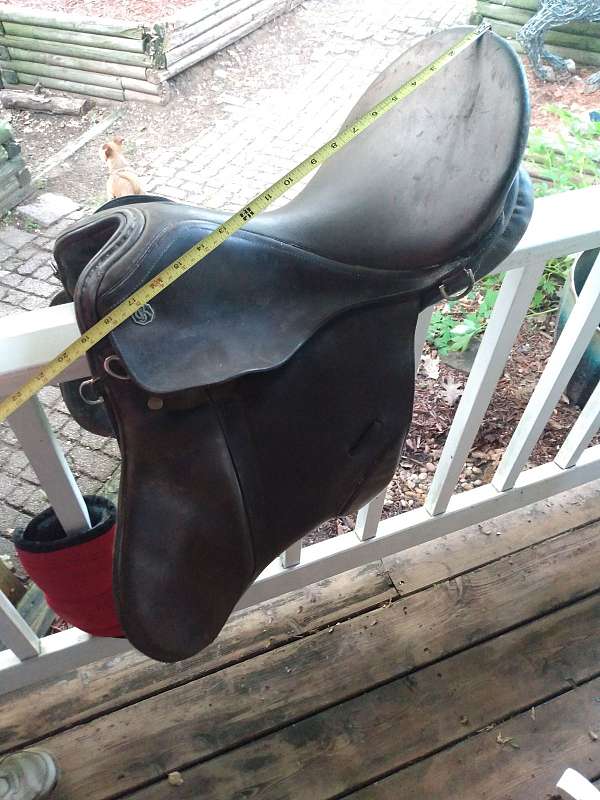 kieffer-all-around-saddles