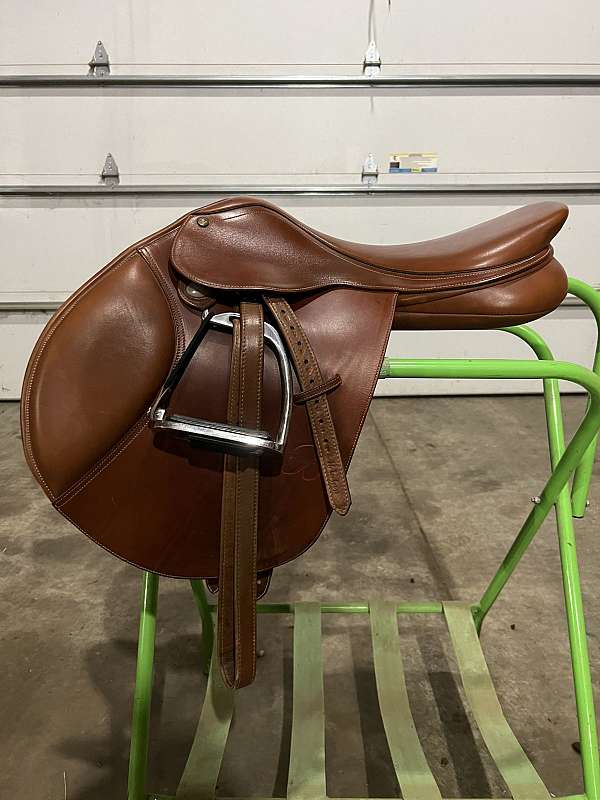 light-brown-english-saddles-in-ohio