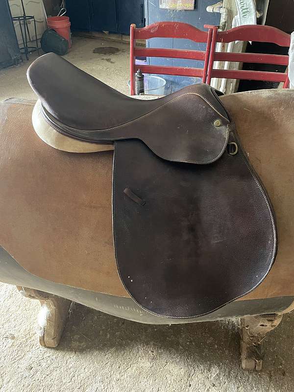 brown-english-saddles-in-dacula-ga