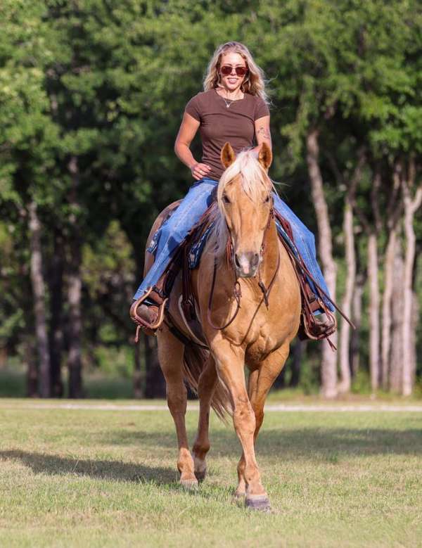 barrel-racing-quarter-pony