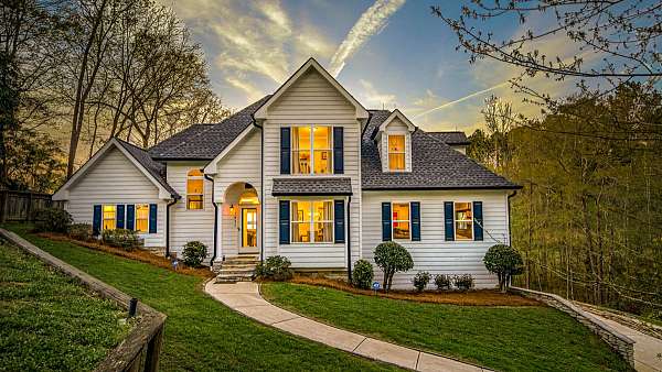 cape-cod-homes-properties-in-greensboro-ga