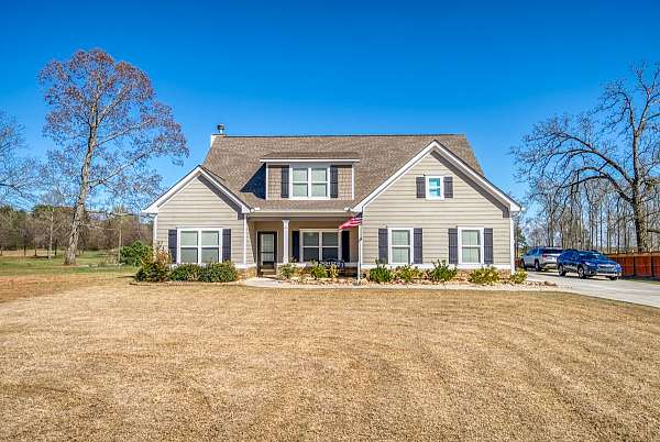 equine-acreage-with-home-in-statham-ga