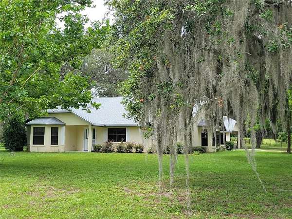 equine-acreage-with-home-in-weirsdale-fl