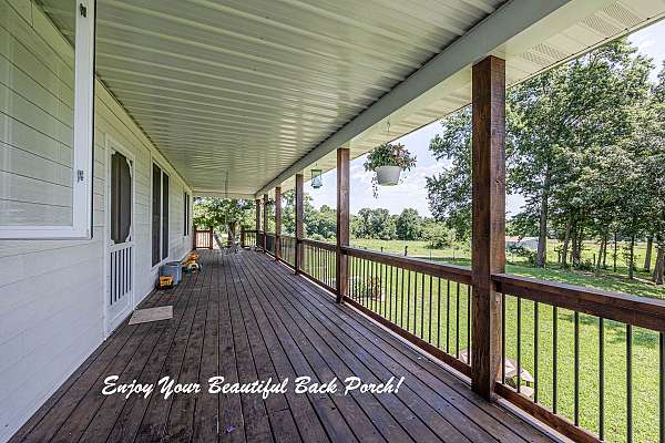 equine-acreage-with-home-in-windsor-mo