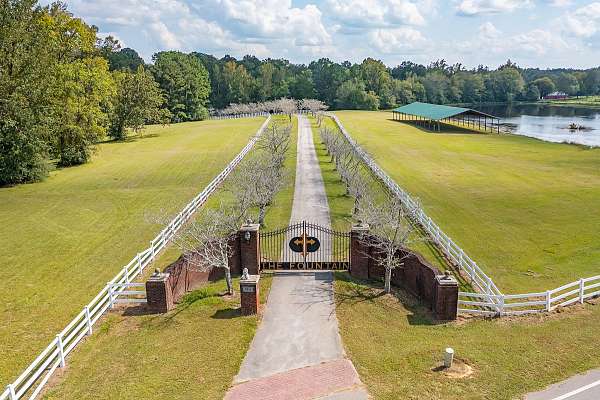 6-bedroom-equine-properties-in-wilsonville-al