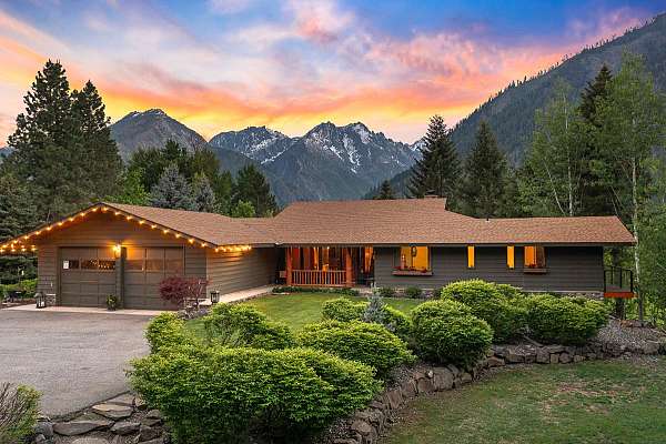 2-story-homes-properties-in-leavenworth-wa