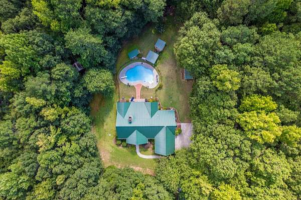 equine-acreage-with-home