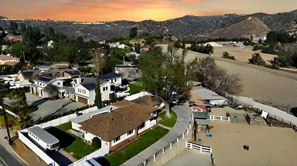 equine-horse-property-in-orange-park-acres-ca