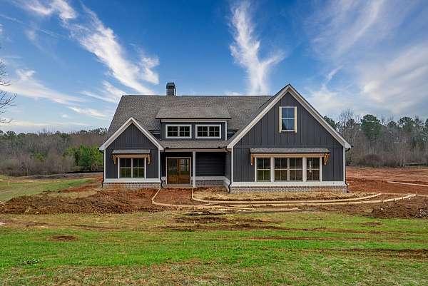 equine-acreage-with-home