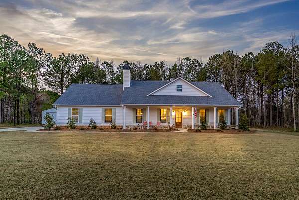 equine-acreage-with-home