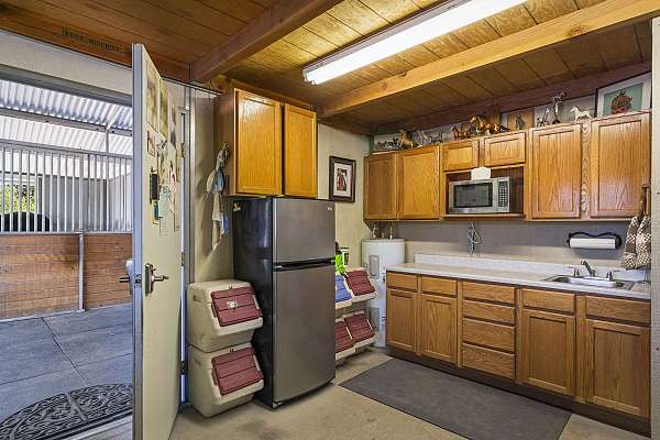 4-bedroom-equine-properties
