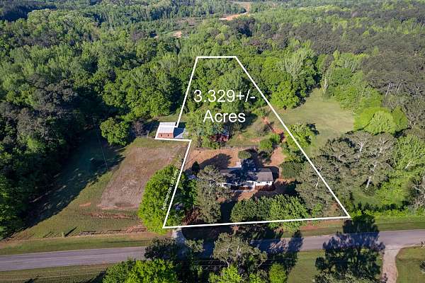 equine-acreage-with-home