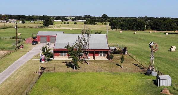 equine-acreage-with-home-in-paradise-tx
