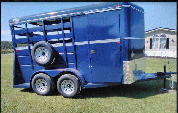 blue-2020-horse-trailer