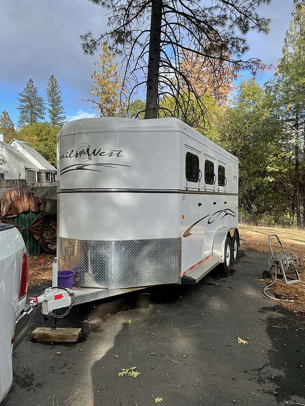 bumper-pull-trailer-in-pollock-pines-ca