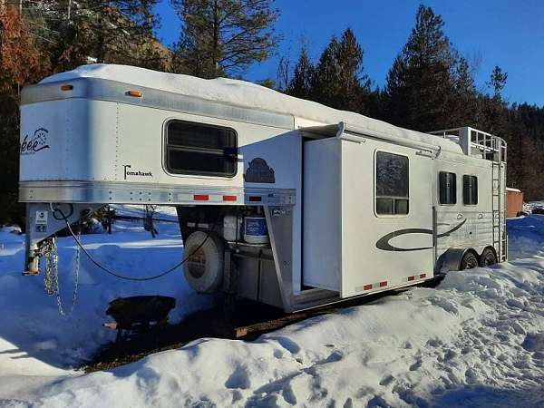 trailer-in-enderby-bc