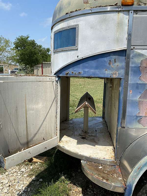 straight-load-trailer-in-mexia-tx