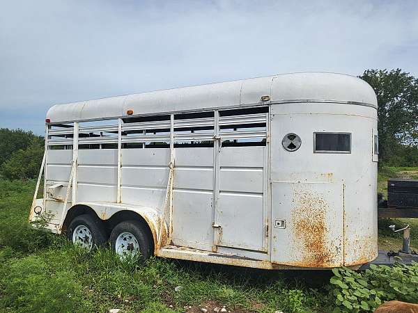 trailer-in-chapman-ks