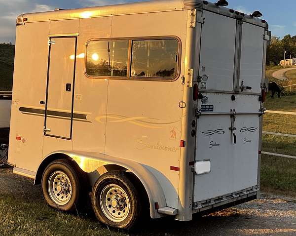 2005-horse-trailer