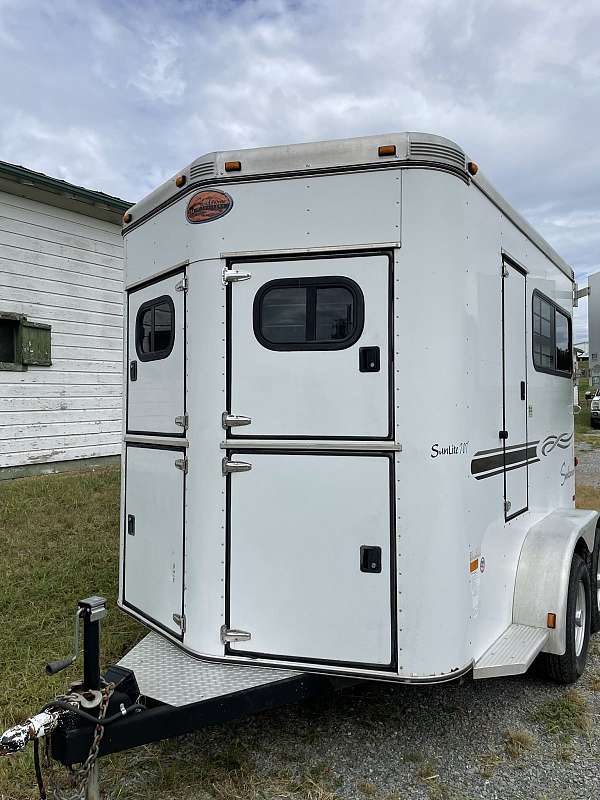 horse-trailer-made-of-aluminum