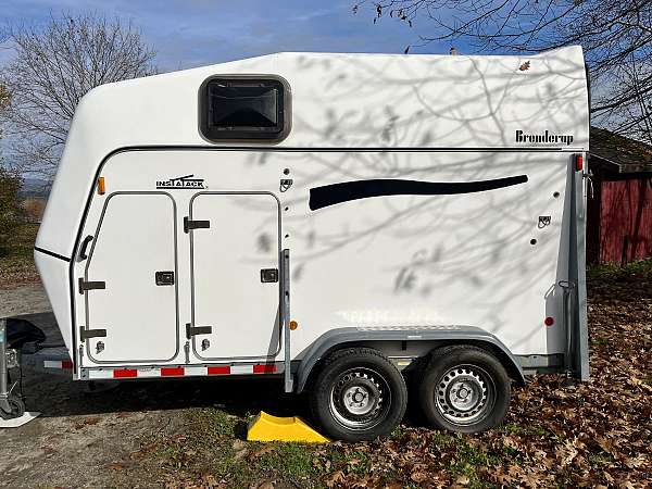 white-2006-horse-trailer