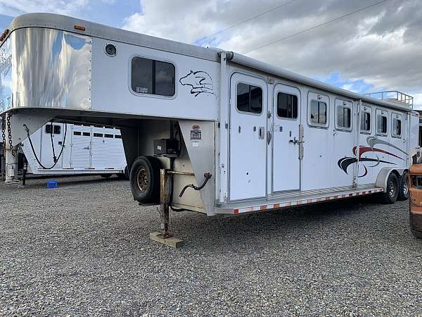 trailer-in-north-bloomfield-oh