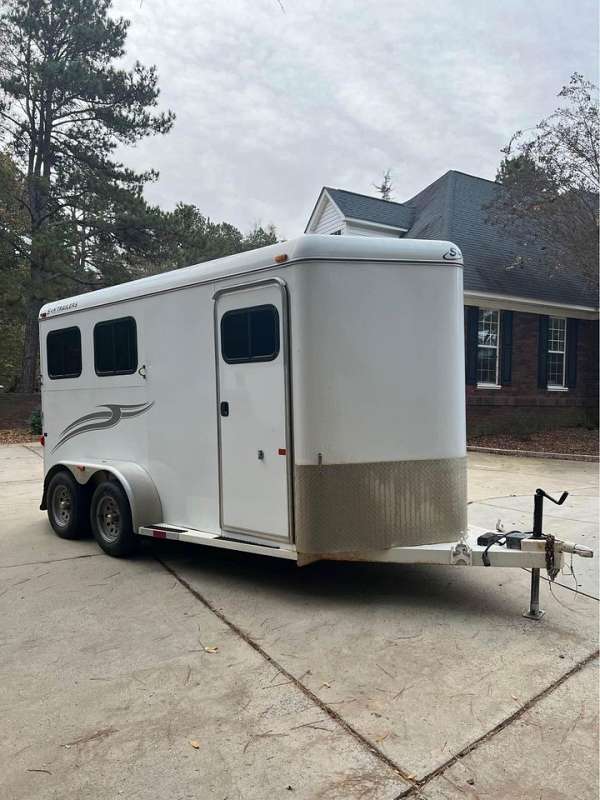 2007 S&H Contender Sport 2 Horse Bumper Pull Trailer